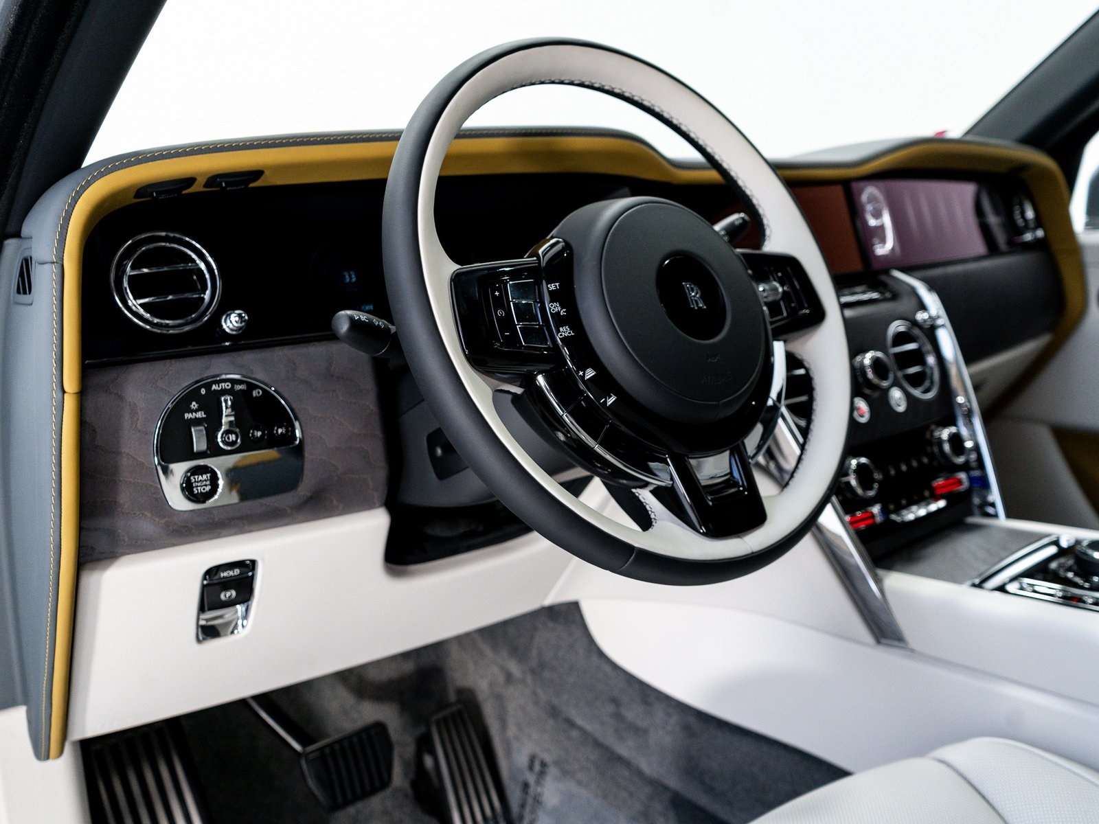 2026 Rolls Royce Cullinan RR photo 14