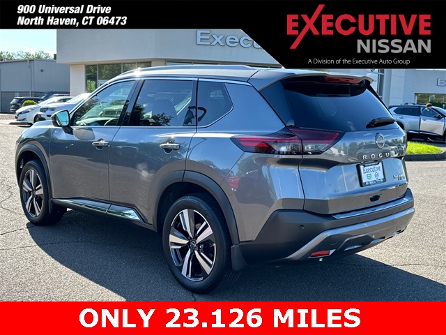 2022 Nissan Rogue SL photo 3