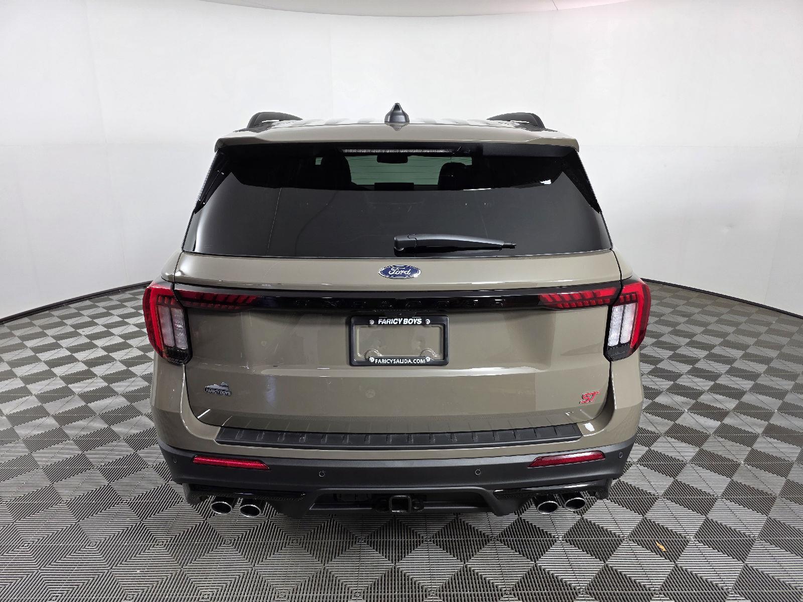 2026 Ford Explorer ST photo 3