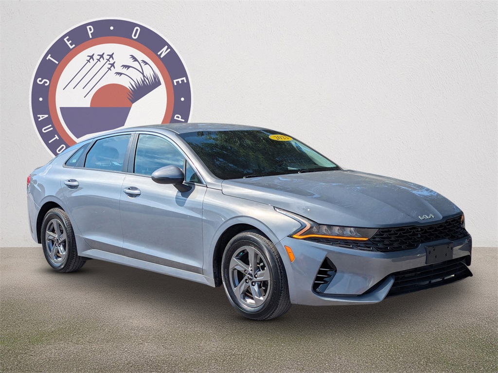 2023 Kia K5 LXS photo 2