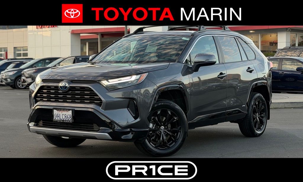 2023 Toyota RAV4 SE's photo