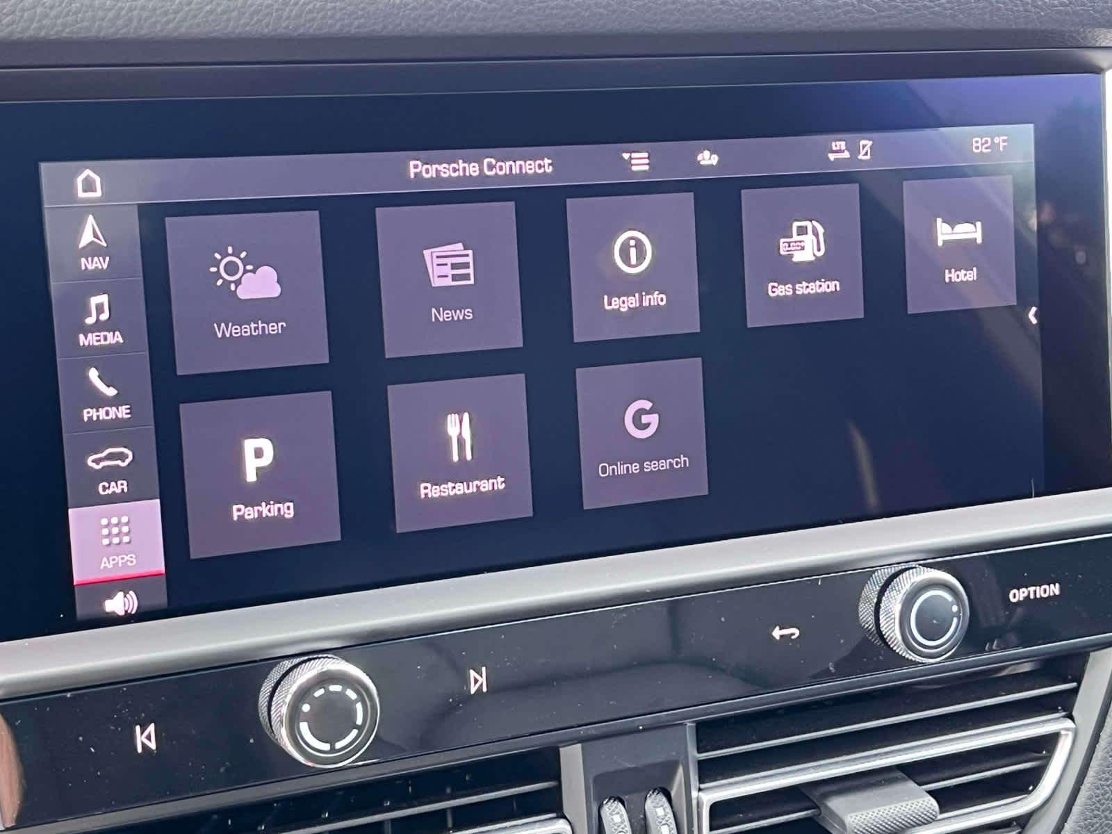 2024 Porsche Macan Base photo 21