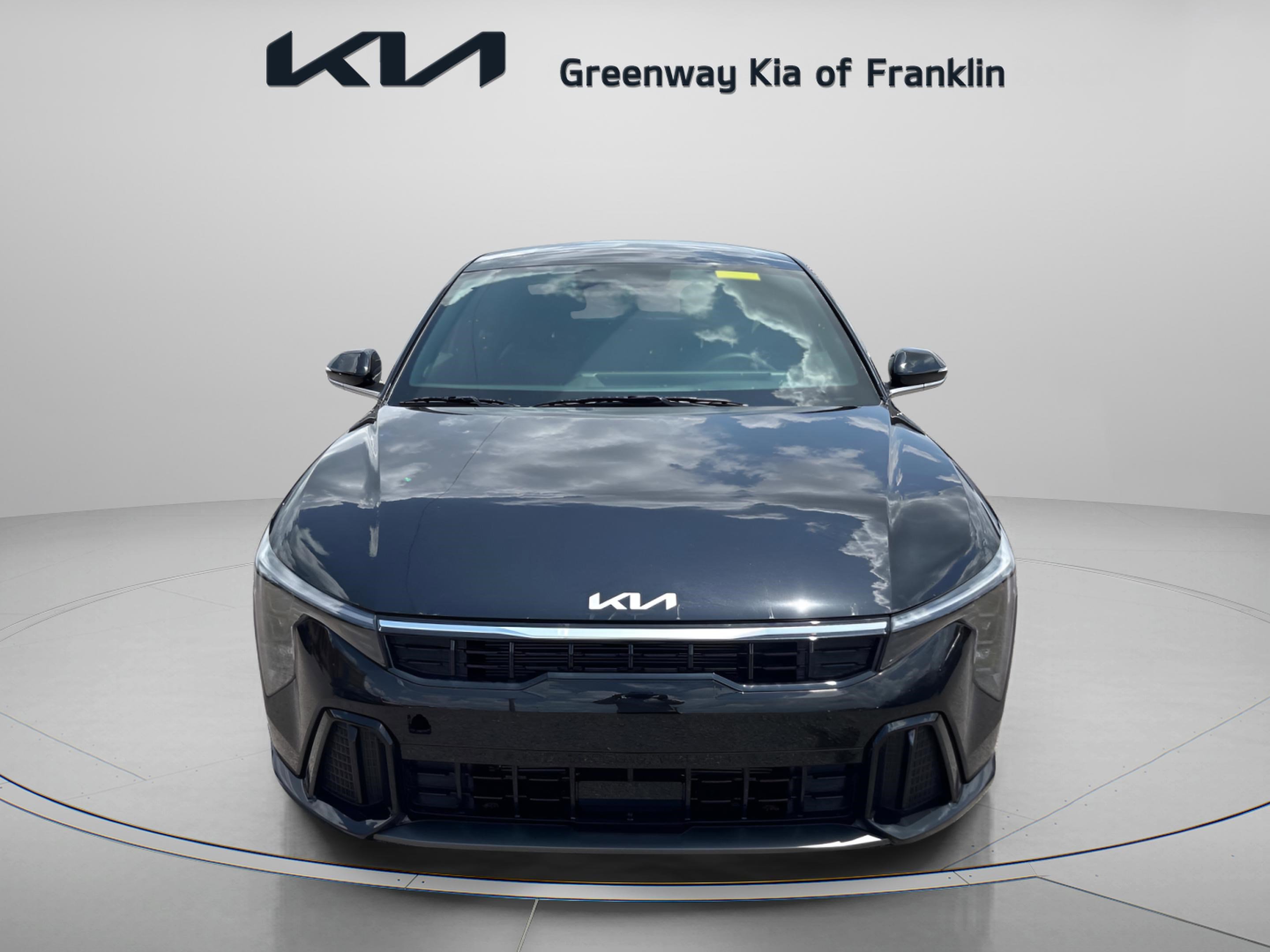 2025 Kia K4 GT-Line photo 2