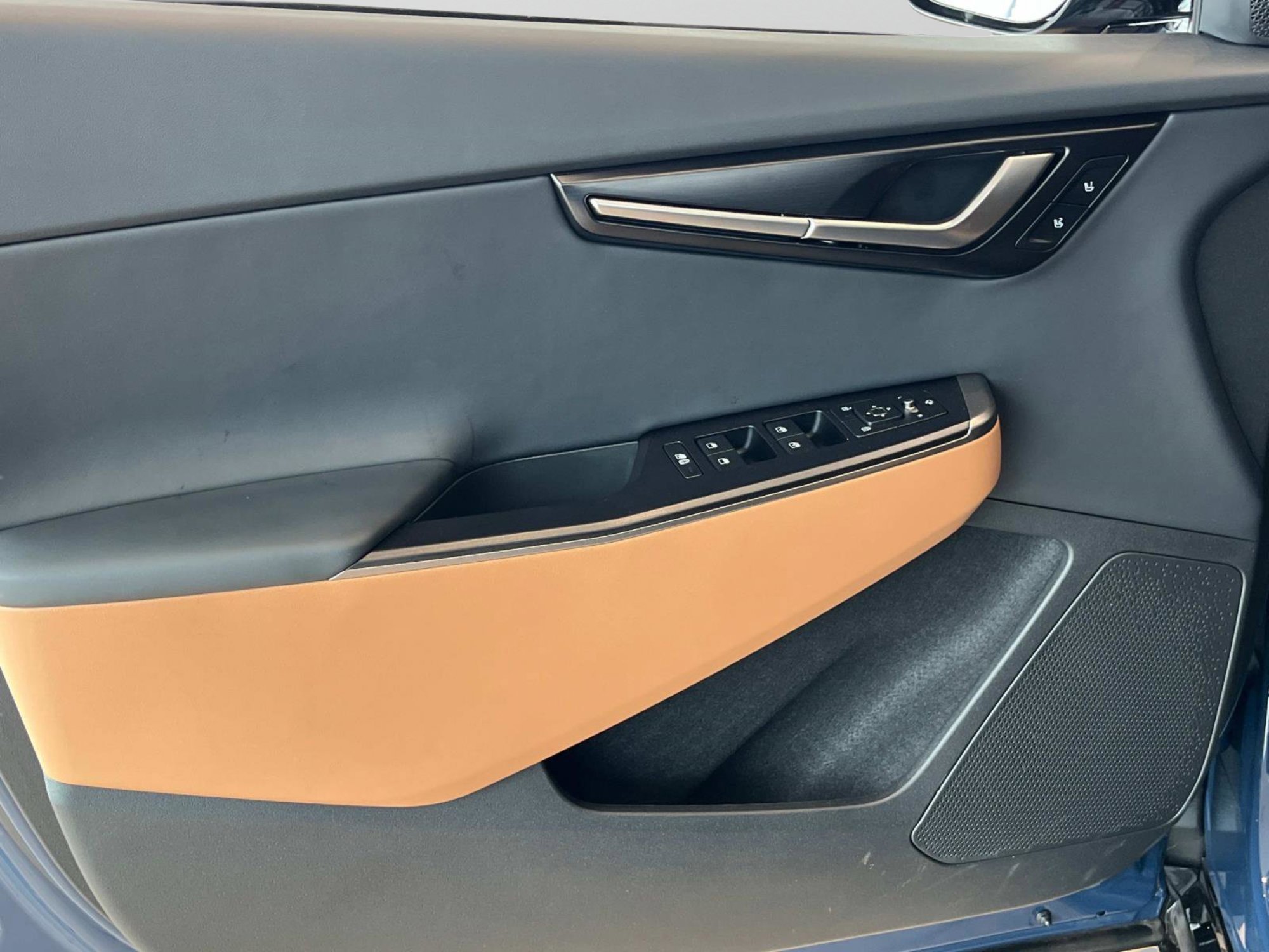 2026 Kia EV9 Light Long Range photo 25