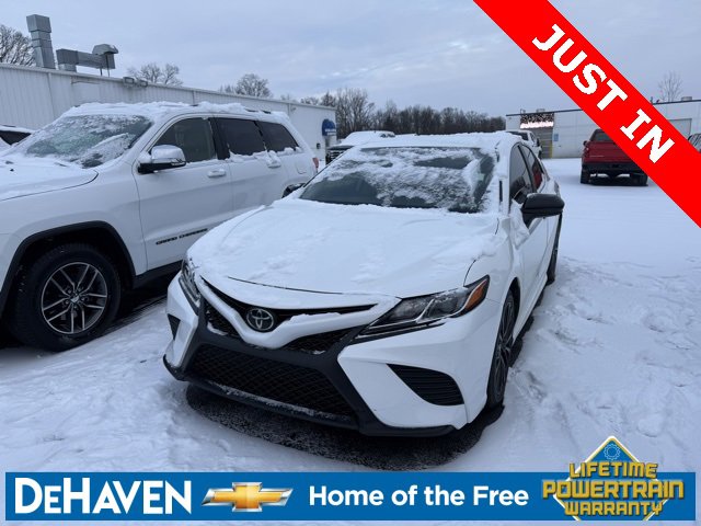 2020 Toyota Camry SE Nightshade's photo