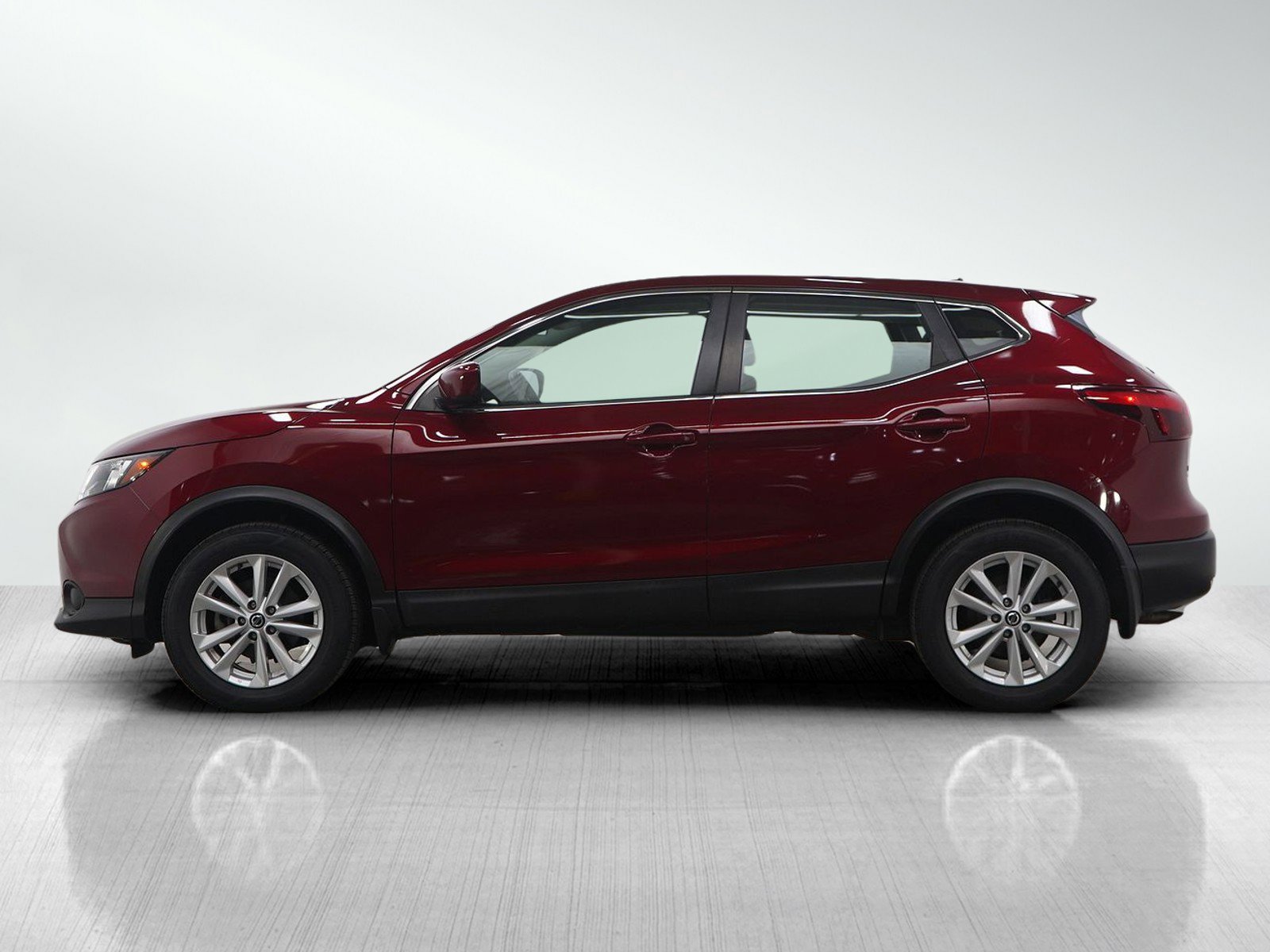 Used 2019 Nissan Rogue Sport S with VIN JN1BJ1CR8KW337752 for sale in Burnsville, Minnesota
