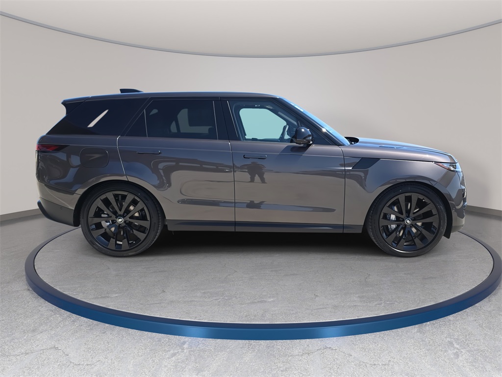 2025 Land Rover Range Rover Sport SE photo 2