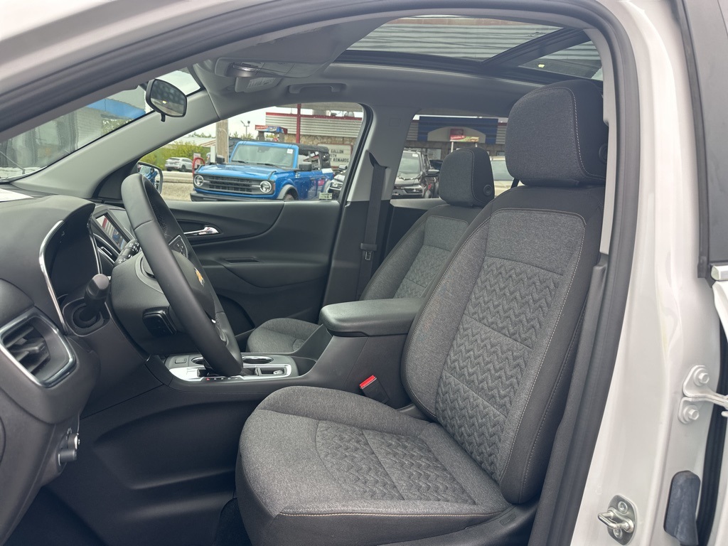 2024 Chevrolet Equinox LT photo 11