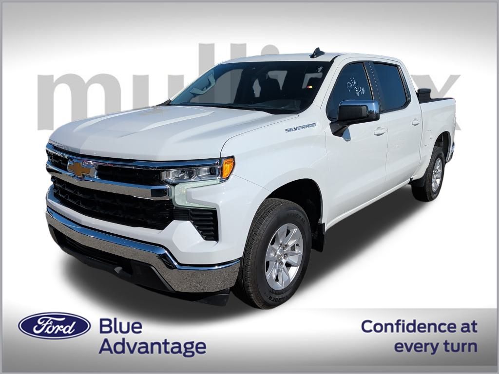 2024 Chevrolet Silverado 1500 LT photo 2