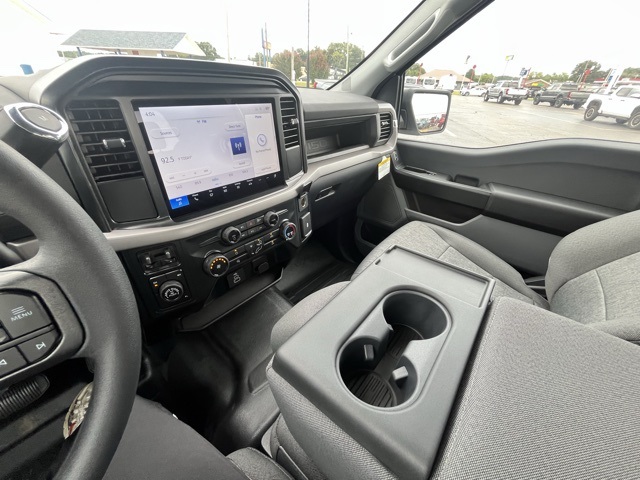 2025 Ford F-150 XL photo 8