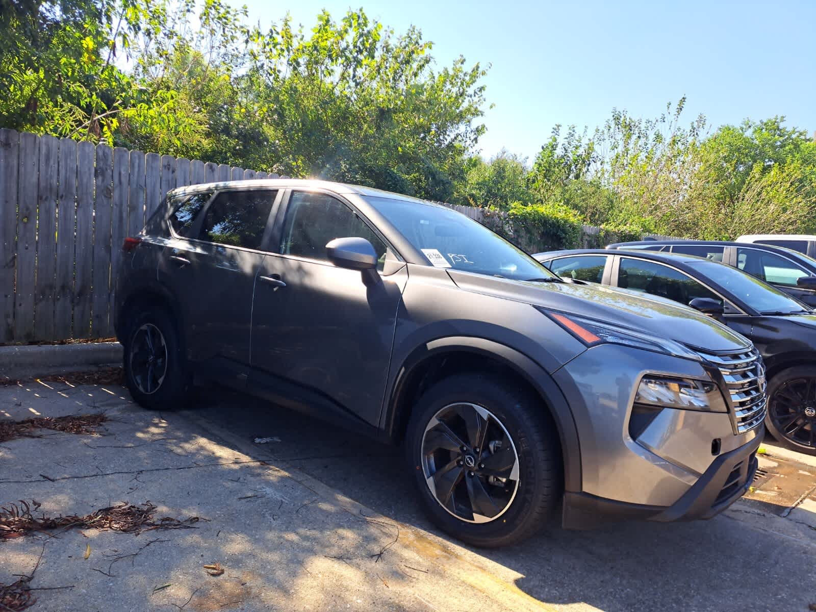 2024 Nissan Rogue SV photo 3