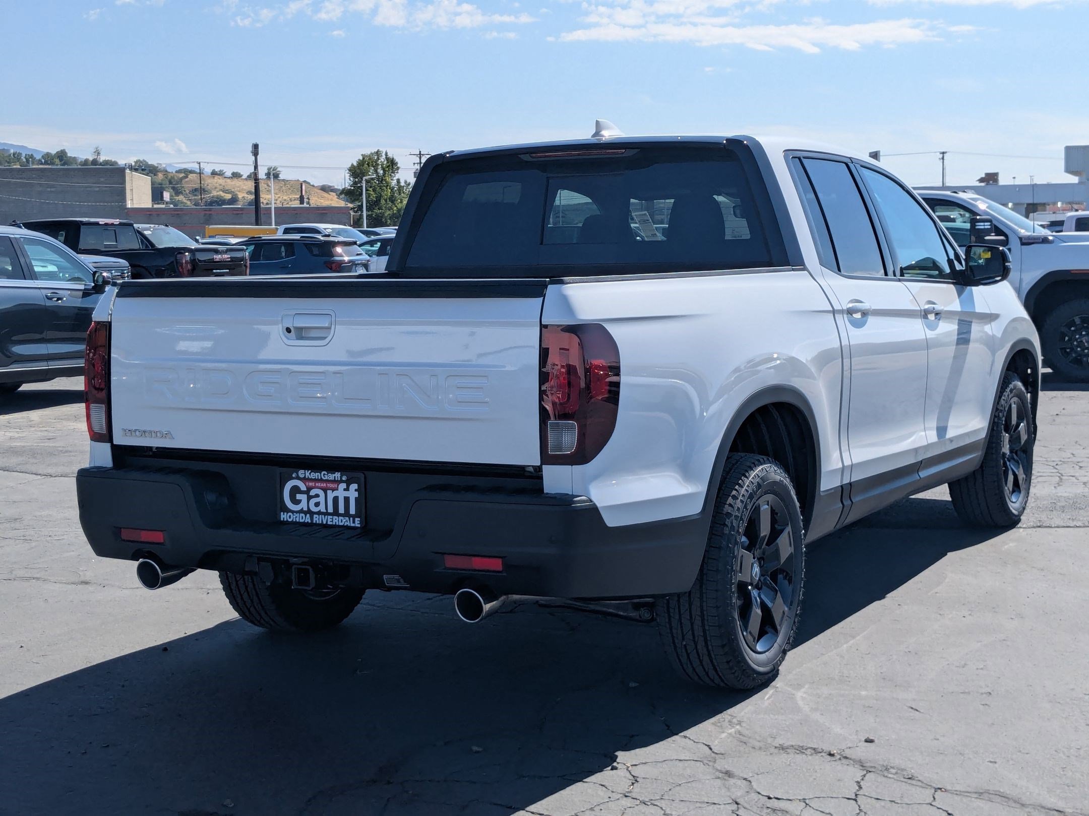 2025 Honda Ridgeline Black Edition photo 3
