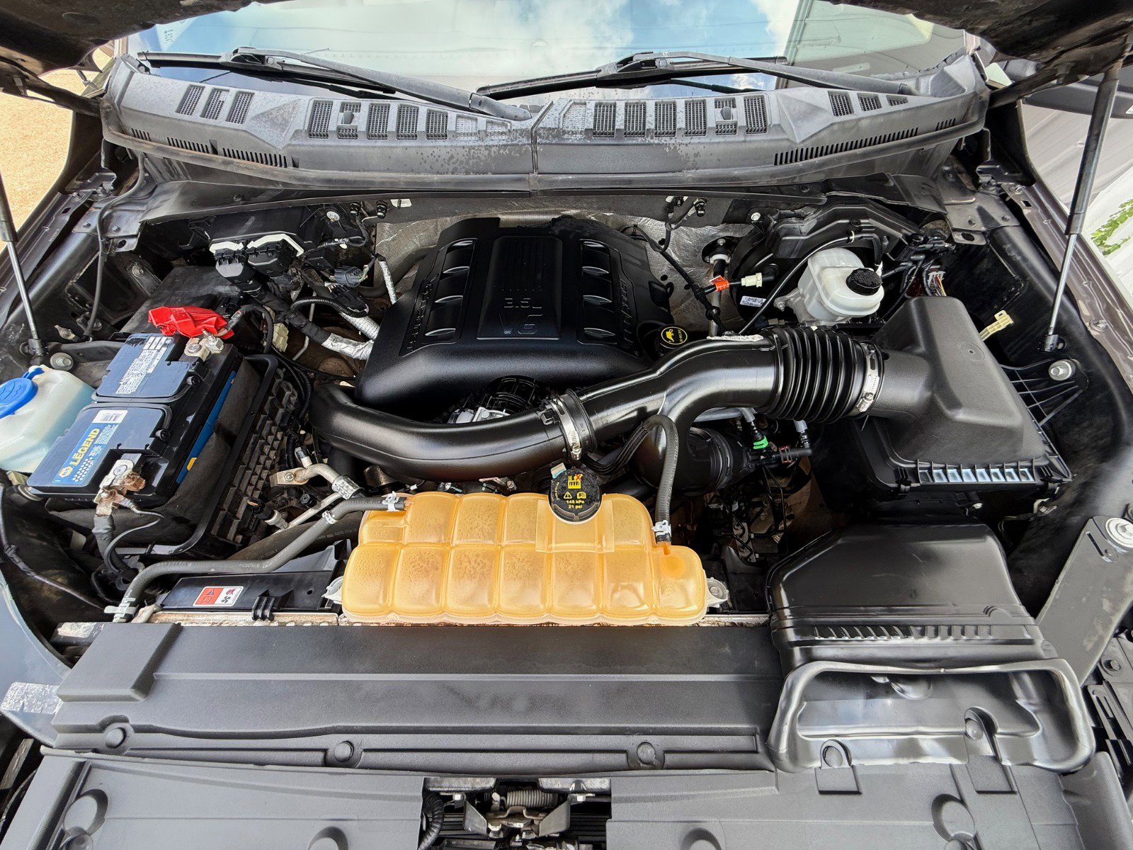 2015 Ford F-150 XLT photo 24