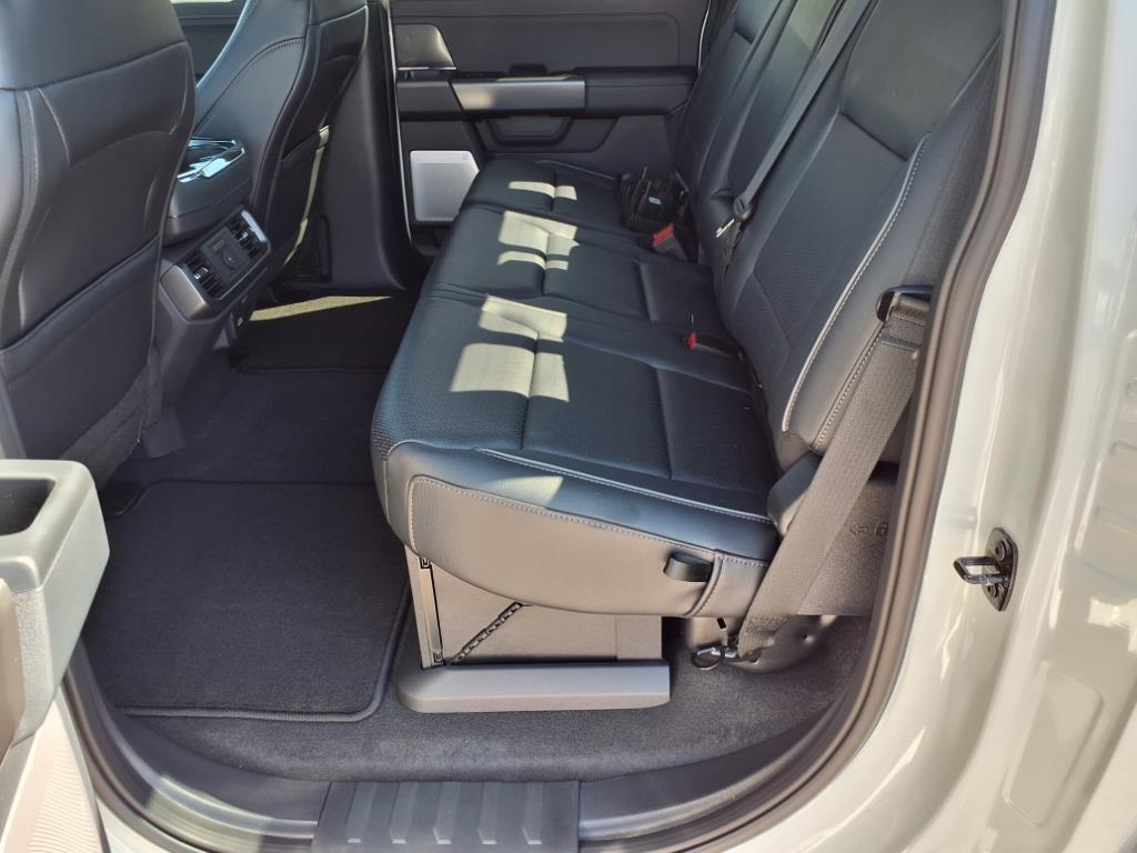 2025 Ford F-150 Lariat photo 11
