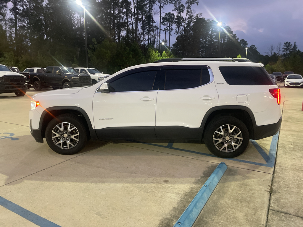 2022 Gmc Acadia SLE photo 4