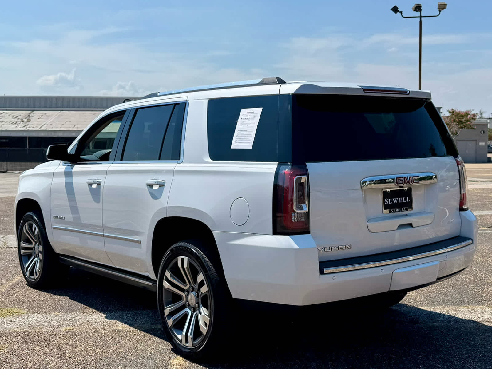 2019 Gmc Yukon Denali photo 2
