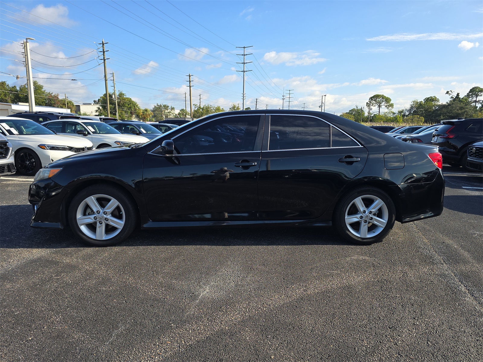 2013 Toyota Camry SE photo 3