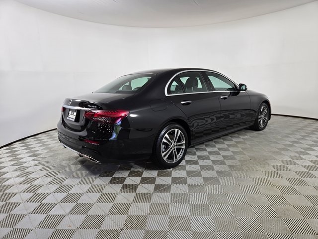 2022 Mercedes Benz E 4MATIC photo 12
