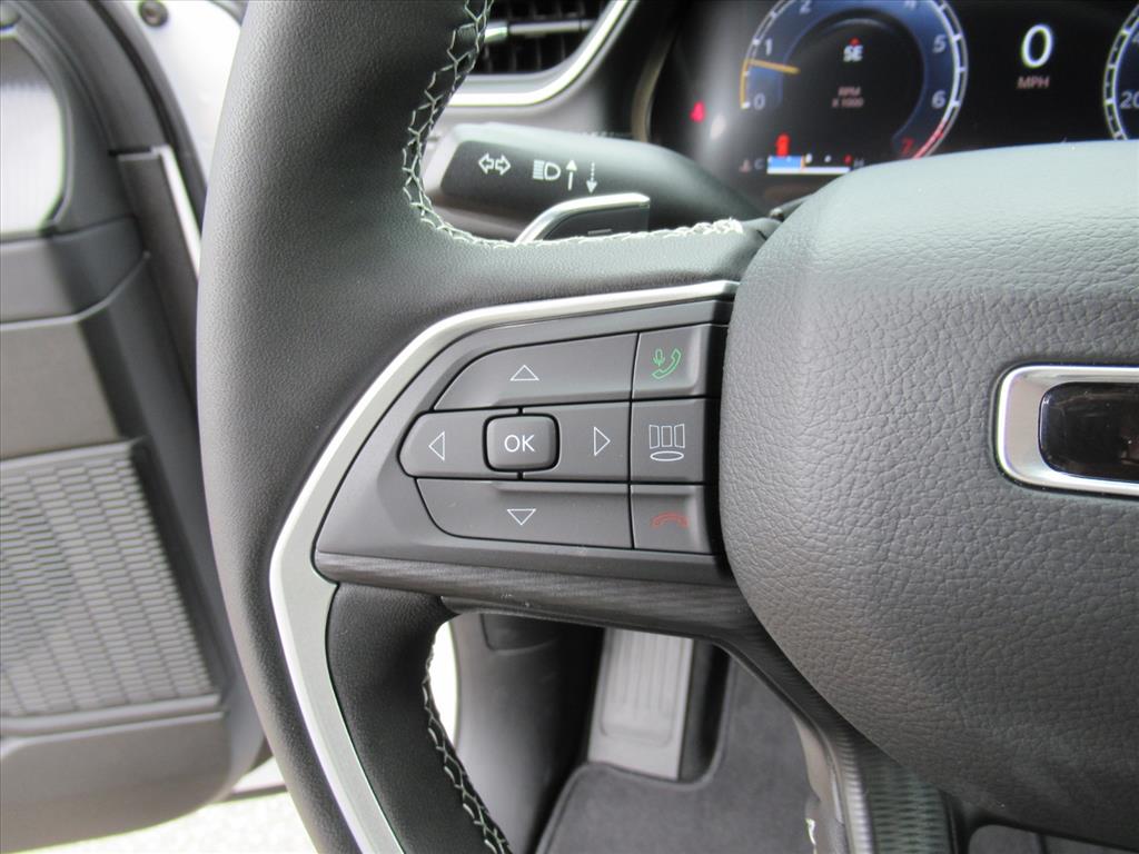 2025 Jeep Grand Cherokee Laredo X photo 17
