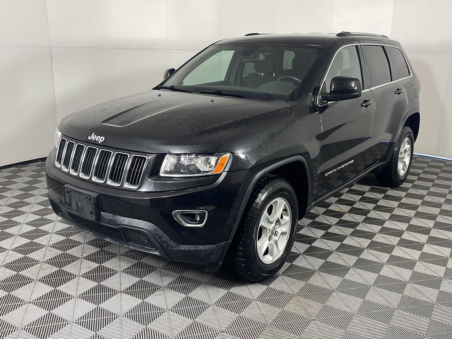 2015 Jeep Grand Cherokee Laredo photo 2