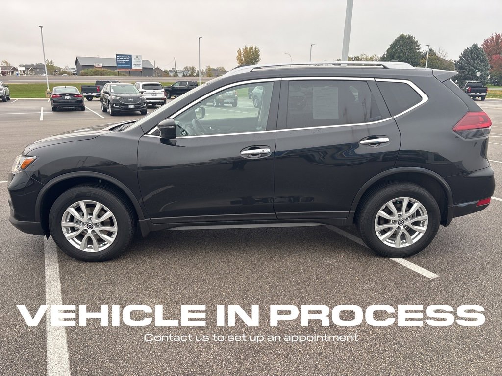 2019 Nissan Rogue SV photo 4
