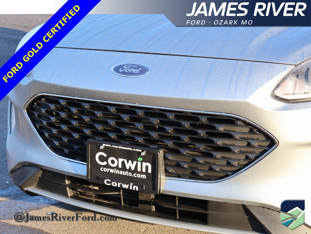 2022 Ford Escape SEL photo 2