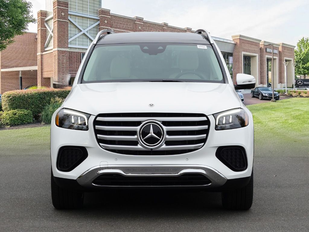 2026 Mercedes Benz GLS 450 4MATIC photo 2