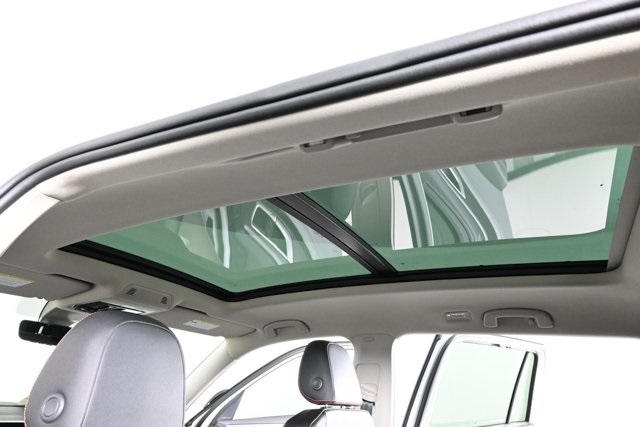 2025 Volkswagen Atlas Peak Edition SE photo 4