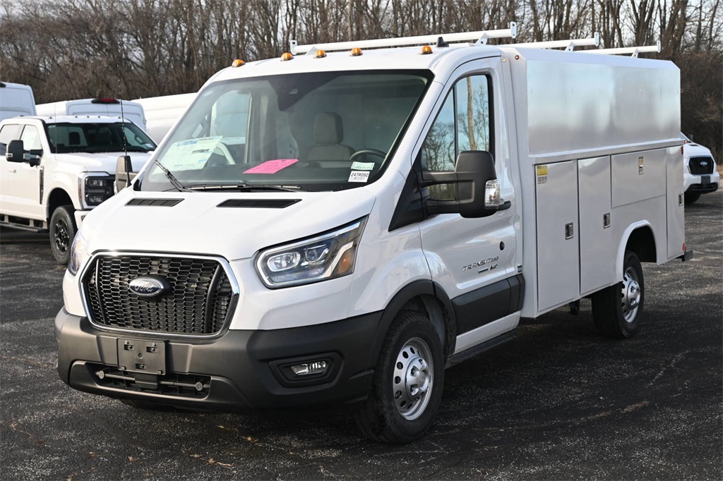 2024 Ford Transit Chassis Cutaway photo 2