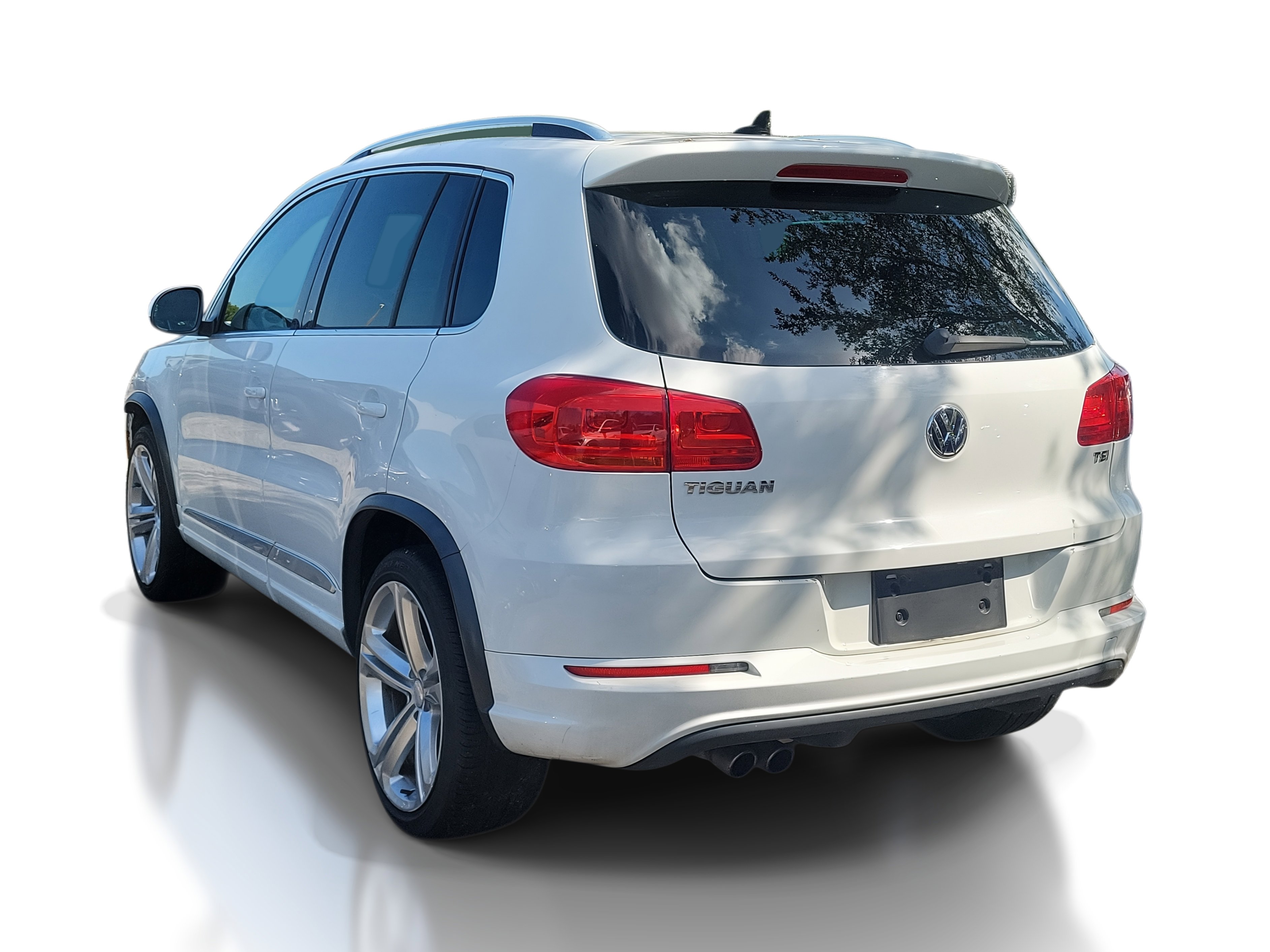 2016 Volkswagen Tiguan S photo 3