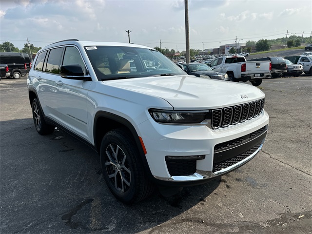 2025 Jeep Grand Cherokee Limited photo 4