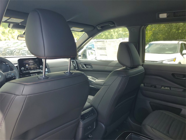 2025 Nissan Pathfinder Rock Creek photo 24