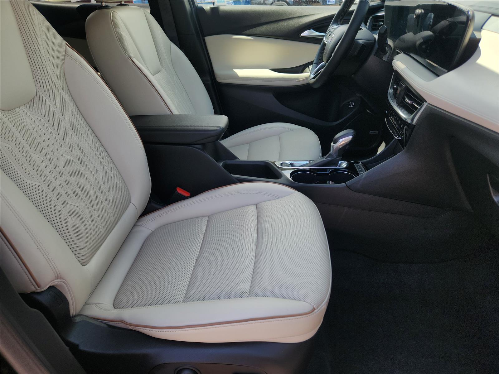 2024 Buick Encore GX Avenir photo 14