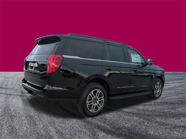 2025 Ford Expedition photo 4