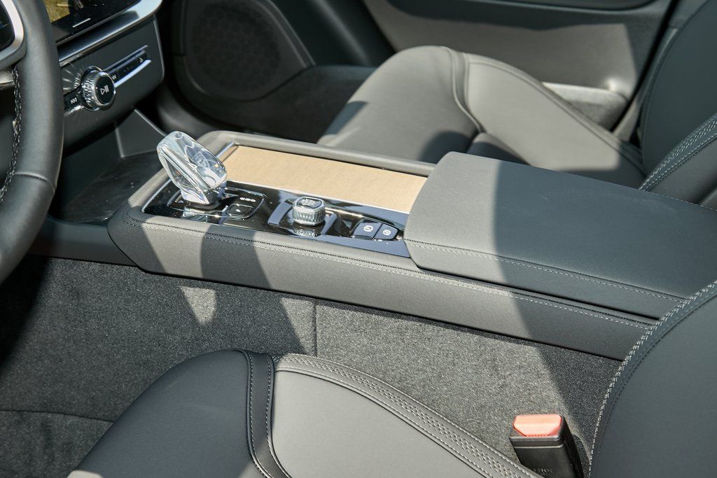 2026 VOLVO XC90 - Image 12