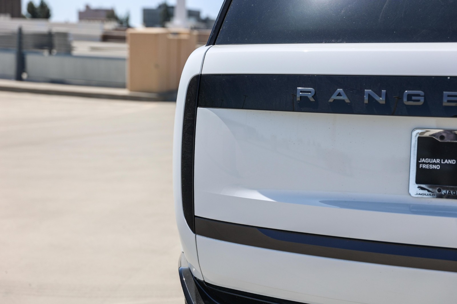 2025 Land Rover Range Rover SE photo 5