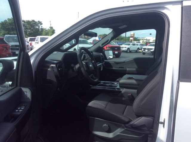 2025 Ford F-150 STX photo 10