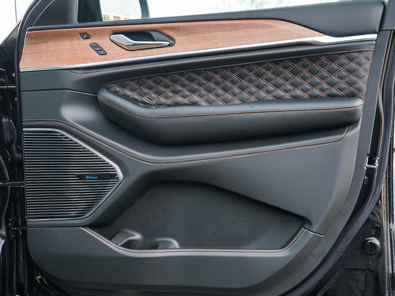 2025 Jeep Grand Cherokee Summit Reserve photo 9