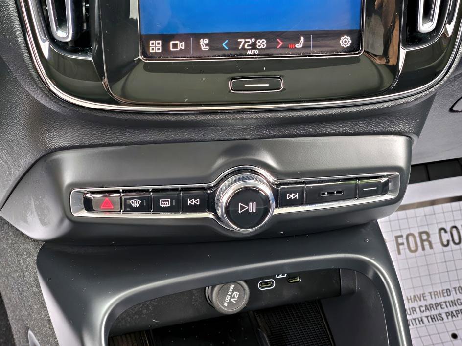 2024 Volvo XC40 Ultimate AWD photo 19