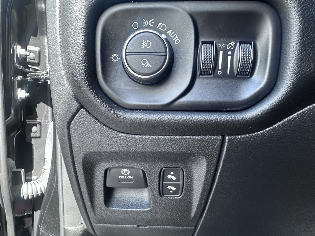 2025 Ram 1500 Big Horn Lone Star photo 4