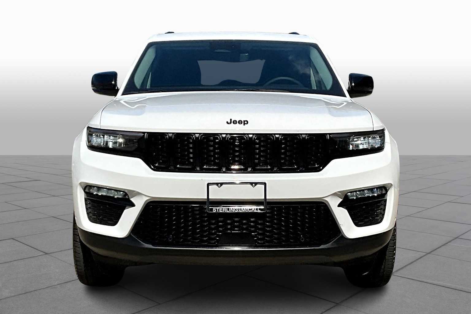 2023 Jeep Grand Cherokee Limited photo 3