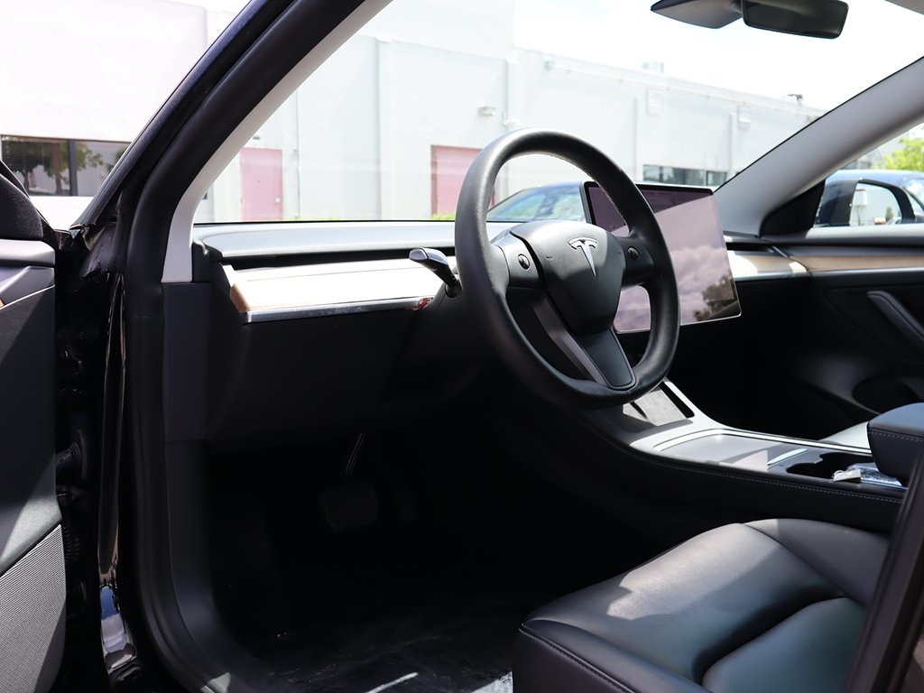 2021 Tesla Model 3 Standard Range Plus photo 22