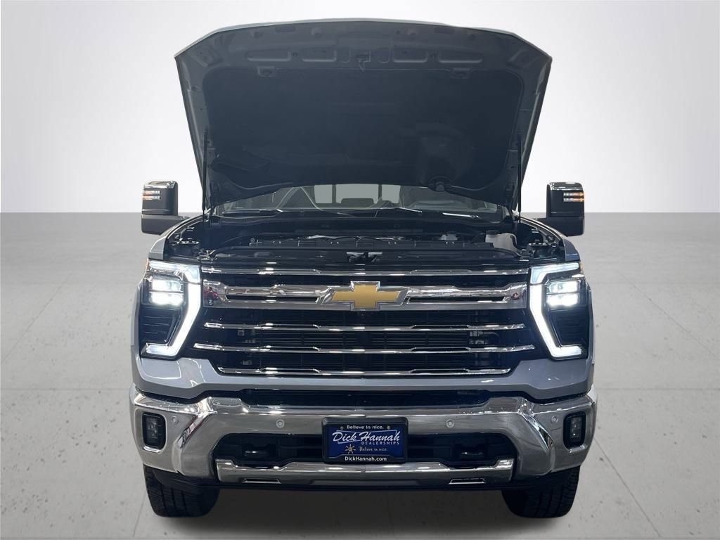 2024 Chevrolet Silverado 2500HD LTZ photo 4