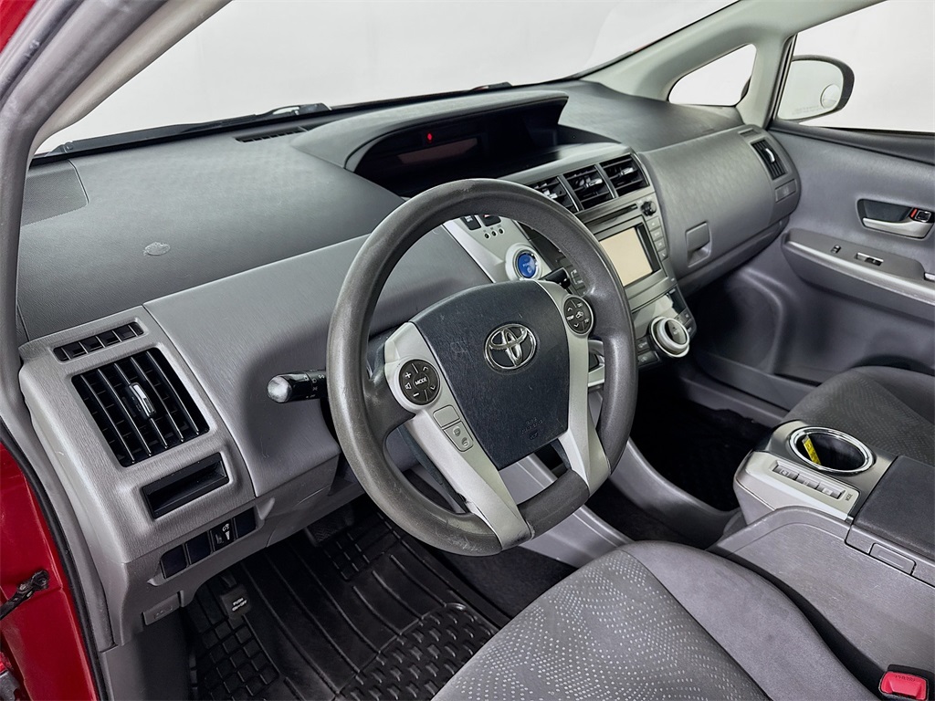 2013 Toyota Prius V Two photo 4