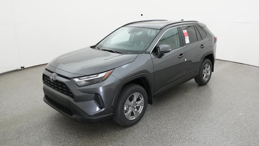 2025 Toyota RAV4 XLE's photo