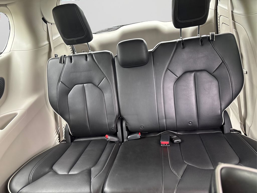 2021 Chrysler Pacifica Hybrid Limited photo 29