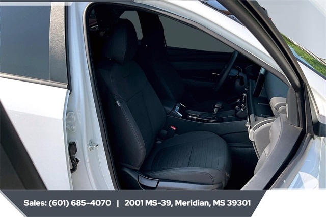 2025 Hyundai Santa Cruz SE photo 4