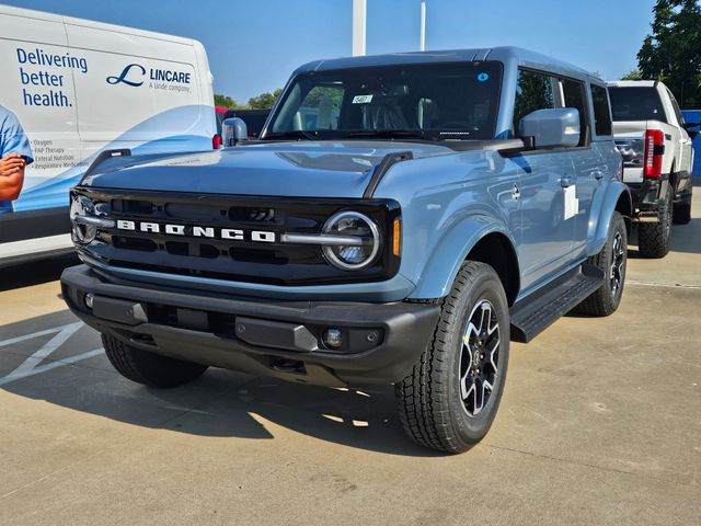 2025 Ford Bronco Outer Banks photo 2