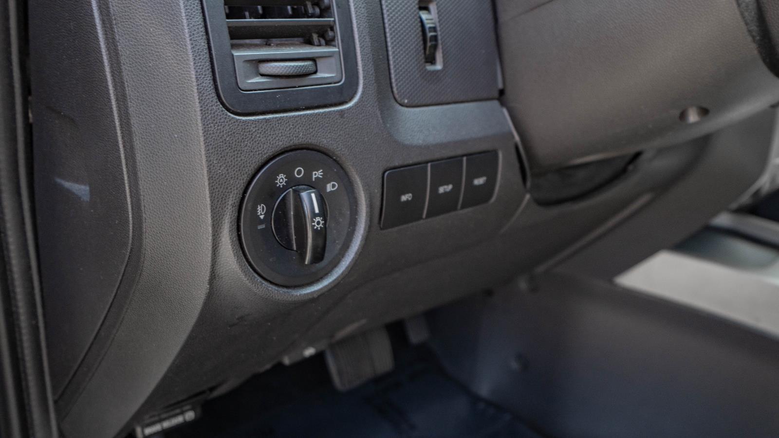2010 Ford Escape XLT photo 9