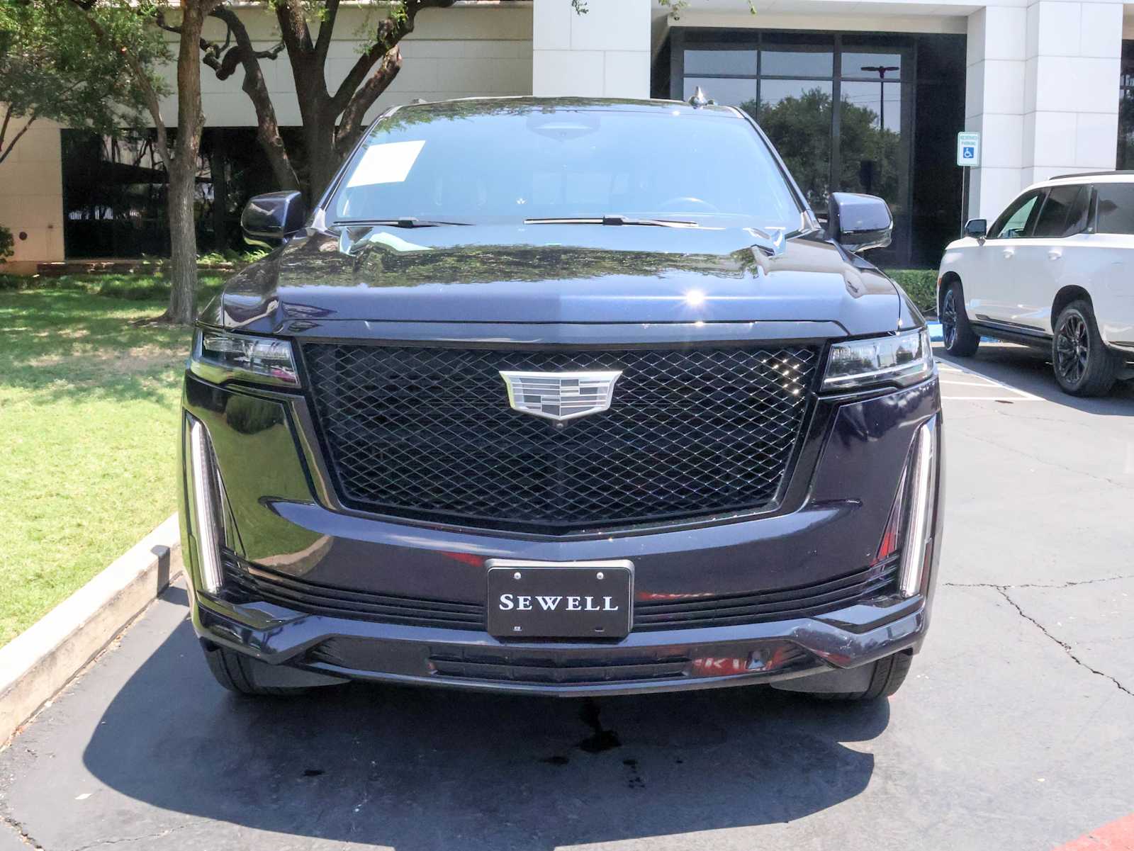 2021 Cadillac Escalade ESV Sport Platinum photo 2